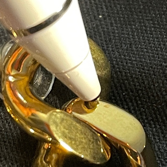 Saint Laurent 3 Curb Chain Link Earrings in Metal. - Picture 10 of 12